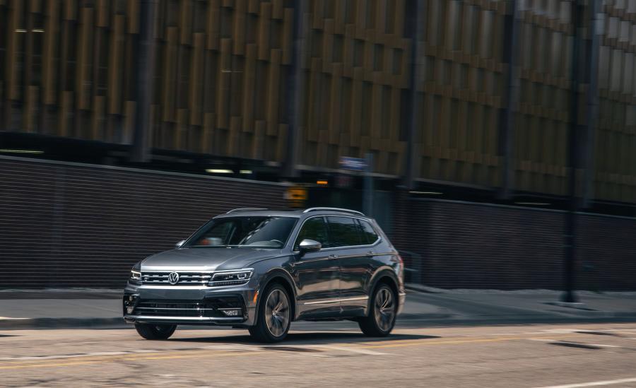  Volkswagen Tiguan R-Line 2017 года  (NA) (фото 31 из 43)